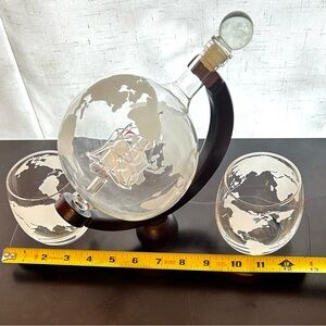 Cyangbo Glass Decanter - 850ml Globe Whiskey Carafe Decanter Set w/Wooden Frame.